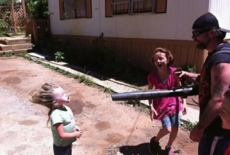 20 urnebesnih, ali i uznemirujućih poteza roditelja koji će sve napraviti za dobru fotku