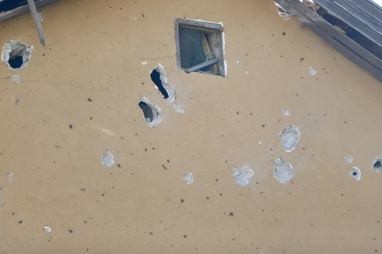 Sirene uzbune čule su se cijelu noć: Ljudi trčali u skloni&scaron;ta dok su rakete gađale projektile na nebu