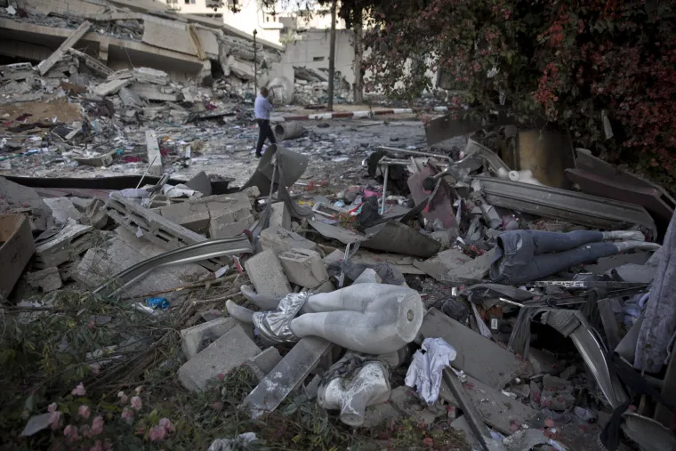 Sirene uzbune čule su se cijelu noć: Ljudi trčali u skloni&scaron;ta dok su rakete gađale projektile na nebu