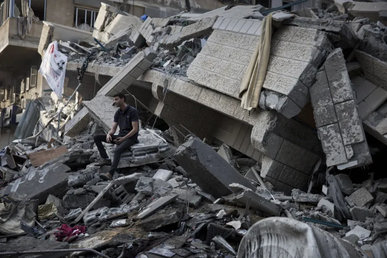 Sirene uzbune čule su se cijelu noć: Ljudi trčali u skloni&scaron;ta dok su rakete gađale projektile na nebu