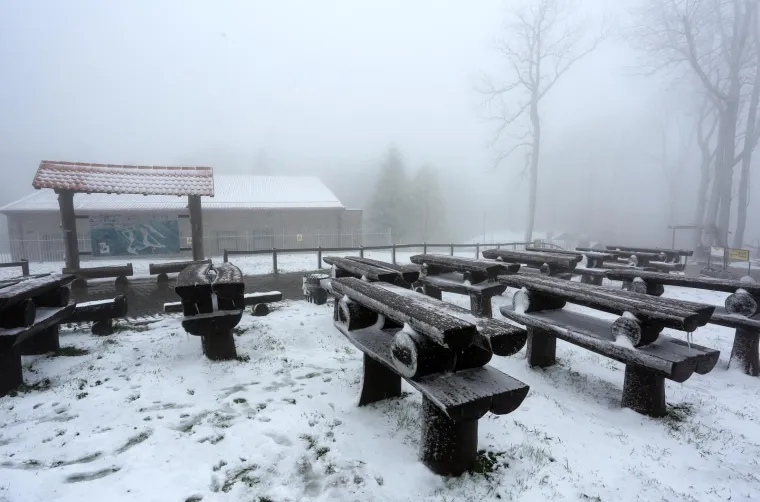 SNIJEG ZABIJELIO SLJEME I MEDVEDNICU: Nitko nije očekivao da ćemo ovako bajkovite prizore doživjeti u svibnju