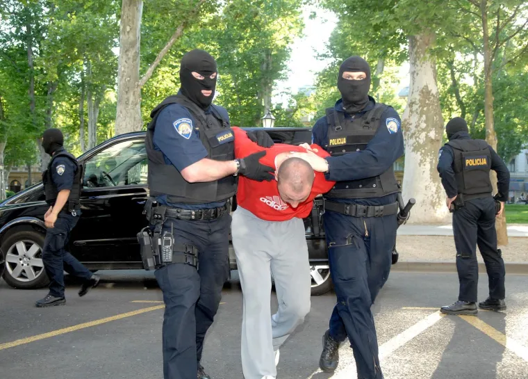 Monstrum u krvavoj pljački banke u Sesvetama ubio jednog, a ranio četiri policajca
