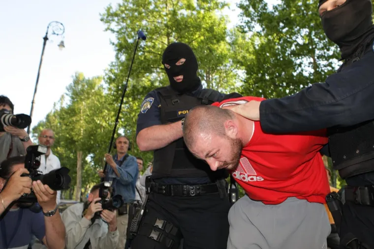 Monstrum u krvavoj pljački banke u Sesvetama ubio jednog, a ranio četiri policajca