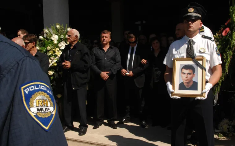 Monstrum u krvavoj pljački banke u Sesvetama ubio jednog, a ranio četiri policajca