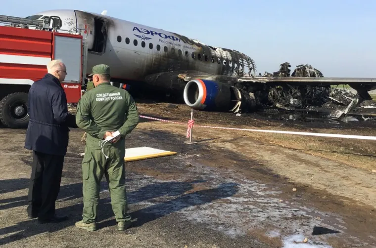 IZ RUSIJE STIGLE JEZIVE FOTOGRAFIJE UNI&Scaron;TENOG ZRAKOPLOVA: Poginula 41 osoba, među njima i dvoje djece