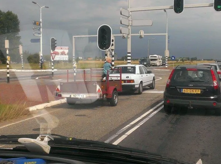 Jesu li va&scaron;i roditelji bili ovako kontroverzni? 30 slika roditelja koji bi možda trebali preispitati svoje odgojne mjere