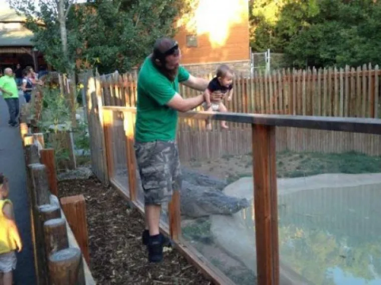 Jesu li va&scaron;i roditelji bili ovako kontroverzni? 30 slika roditelja koji bi možda trebali preispitati svoje odgojne mjere