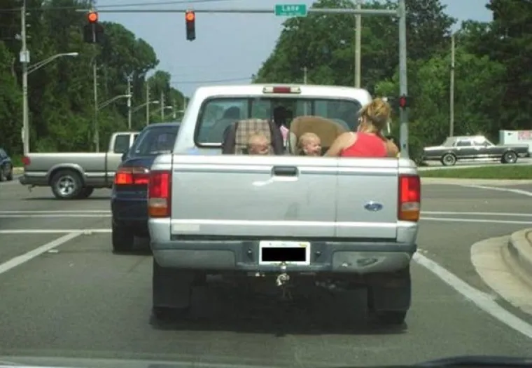 Jesu li va&scaron;i roditelji bili ovako kontroverzni? 30 slika roditelja koji bi možda trebali preispitati svoje odgojne mjere