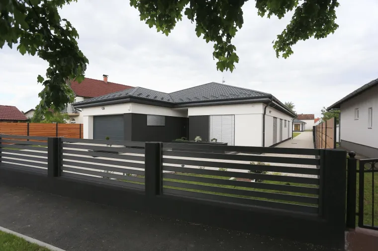 Obiteljska kuća ministra Tomislava Tolu&scaron;ića u Virovitici