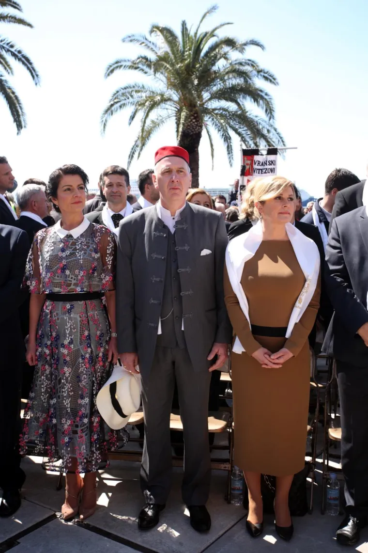 Splićani fe&scaron;taju! Na fjeri sv. Dujma svi su gledali u predsjednicu, ali i elegantnu suprugu gradonačelnika Opare
