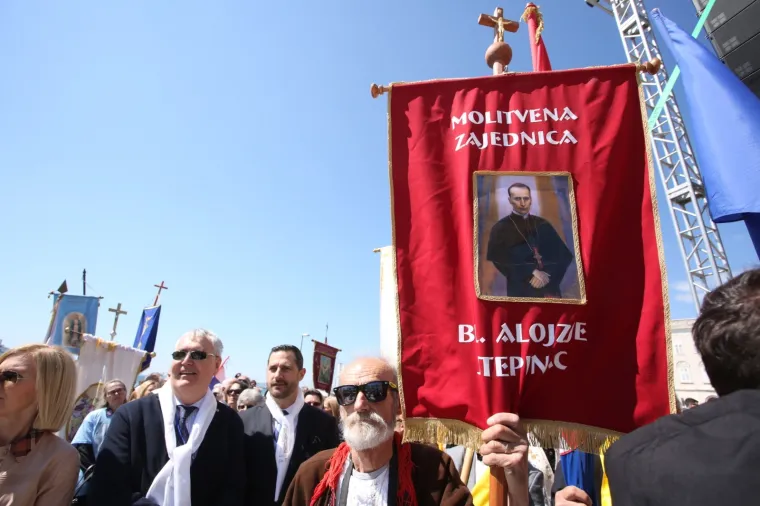 Splićani fe&scaron;taju! Na fjeri sv. Dujma svi su gledali u predsjednicu, ali i elegantnu suprugu gradonačelnika Opare