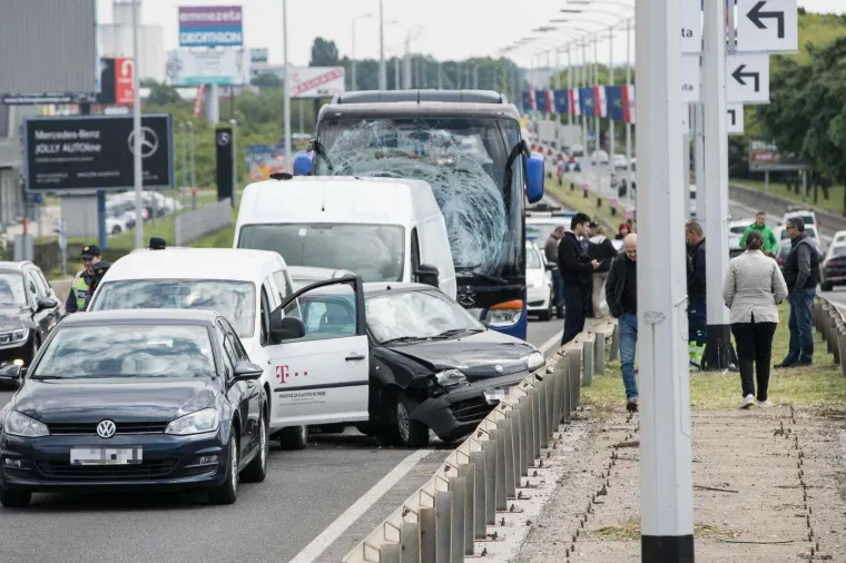 'Krkljanac' na Slavonskoj aveniji: Sudarilo se 7 automobila i autobus; jedna osoba ozlijeđena