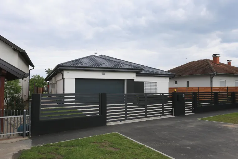 OVO JE KUĆA U KOJOJ MINISTAR TOLU&Scaron;IĆ RO&Scaron;TILJA: Zbog pitanja o njoj izgubio je živce, a sad znamo i kako izgleda