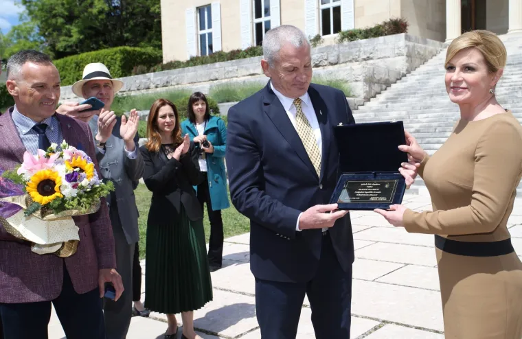 07.05.2019., Split -  Predsjednica RH Kolinda Grabar-Kitarović susrela se s članovima splitskog kluba olimpijaca u galeriji Me&scaron;trović. Photo: Ivo Čagalj/PIXSELL