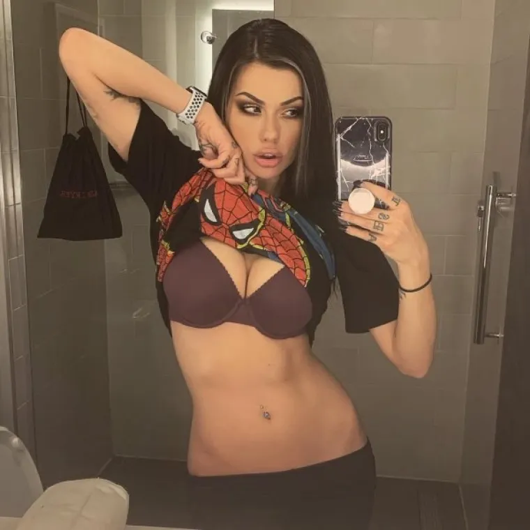 A ni njima nije ni približno dovoljna da se pokriju