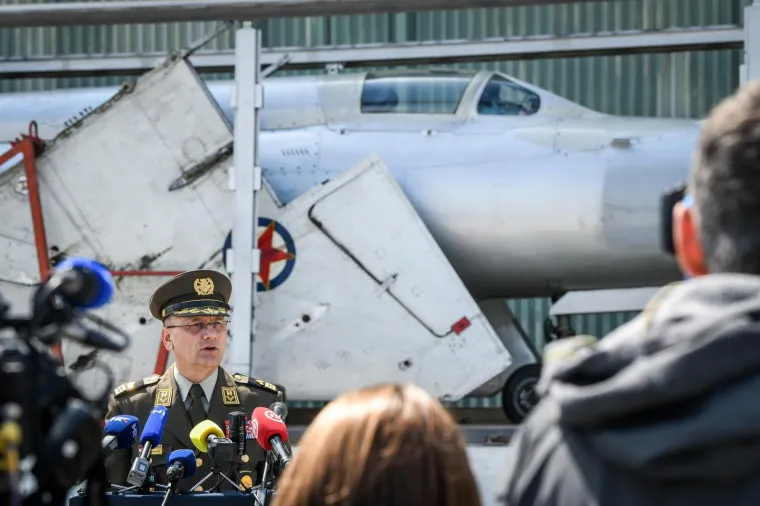 LEGENDARNI PEREŠINOV MIG 21 VRAĆEN JE U HRVATSKU: Stigao je u zagrebačku vojnu bazu Marko Živković na Plesu