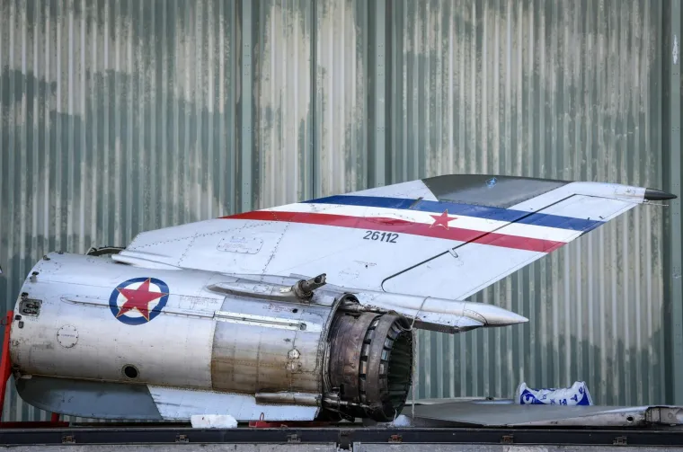 LEGENDARNI PEREŠINOV MIG 21 VRAĆEN JE U HRVATSKU: Stigao je u zagrebačku vojnu bazu Marko Živković na Plesu