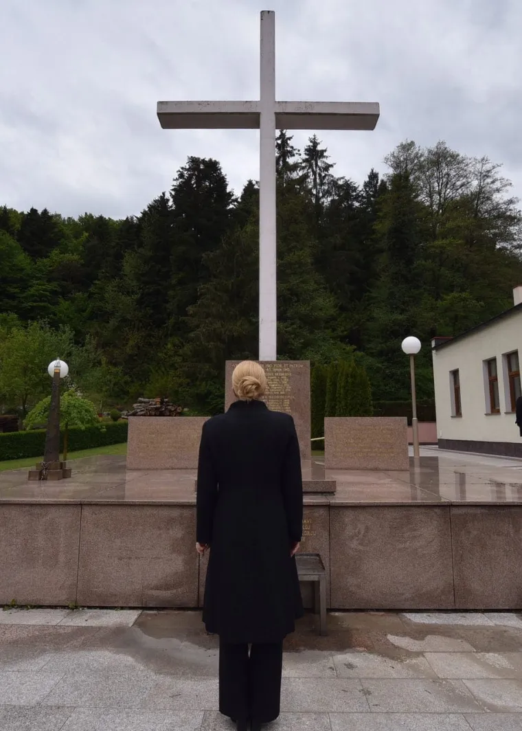 Predsjednica Republike posjetila je Macelj, Bleiburg i Hudu jamu