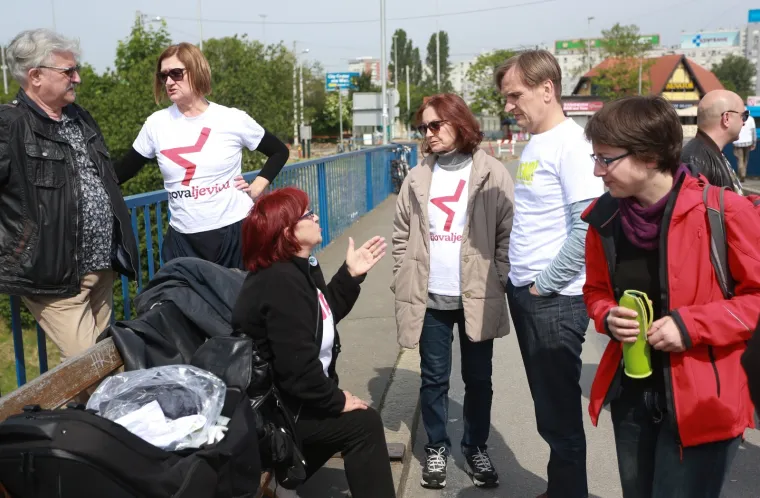 'ANTIFAŠISTI EUROPE UJEDINIMO SE': Mozemo, Nova ljevica i ORaH razvukli veliki transparent preko Savskog mosta