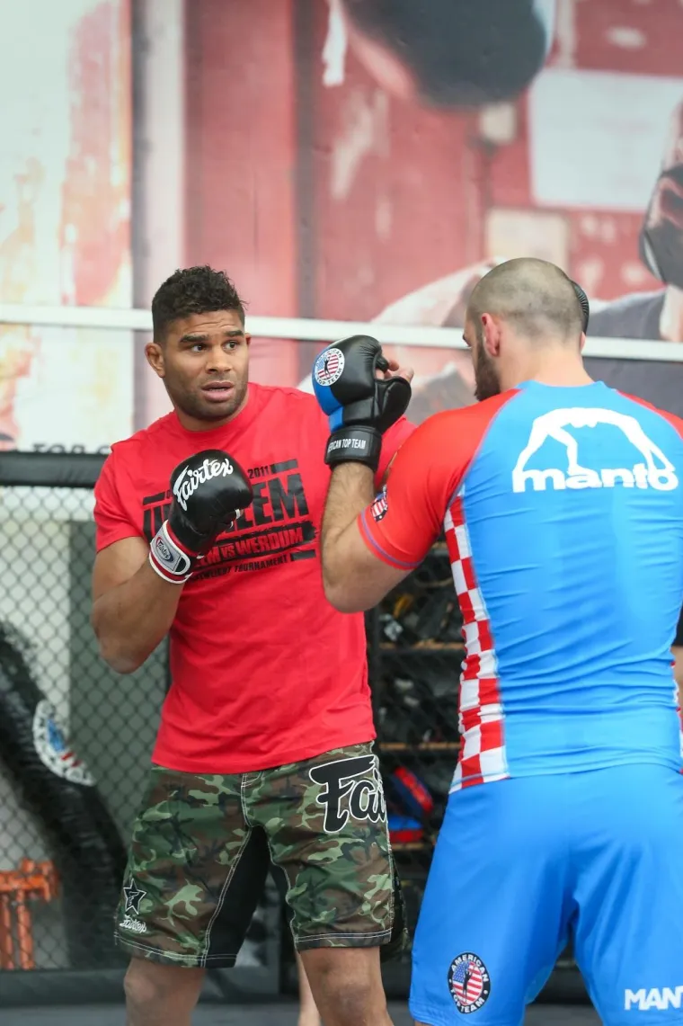 MMA borac Alistair Overeem održao pokazni trening i družio se s navijačima. Foto: Luka Stanzl/PIXSELL