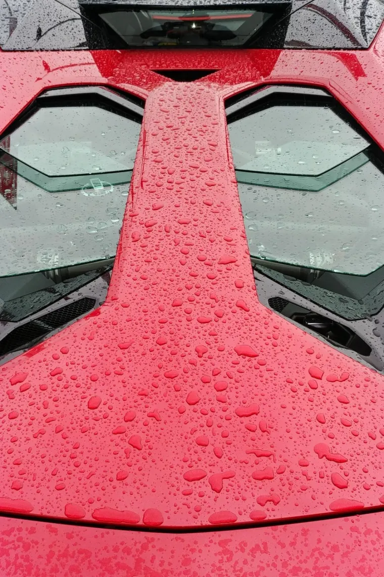 SUPERSPORTSKI AUTOMOBILI PARKIRANI ISPRED HOTELA ANTUNOVIĆ: Sudjelovali su u utrci Fun Run