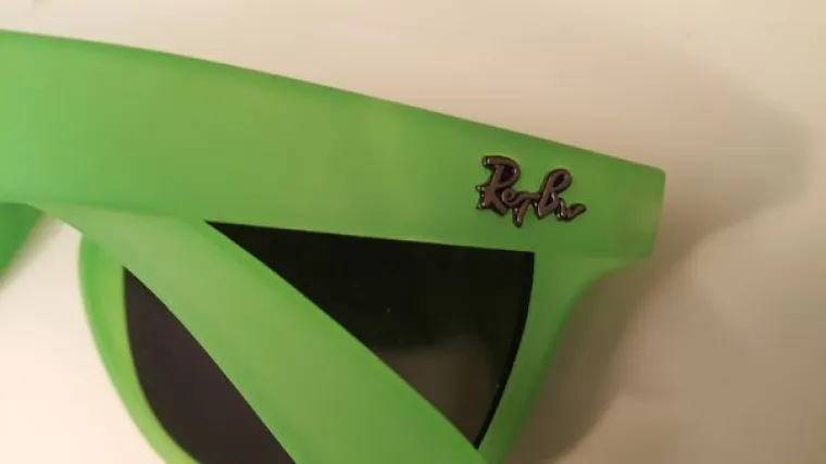 Adidos, Michaelsoft Binbows, Mike: Urnebesni lažnjaci na koje smo nai&scaron;li surfajući &scaron;tandovima internetskog hrelića