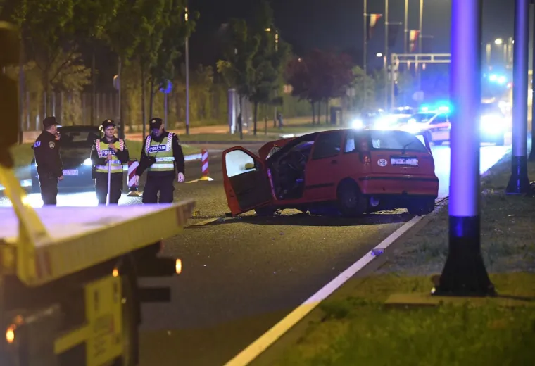 Te&scaron;ka nesreća u Zagrebu: Vozač sletio s ceste, udario u stup i na mjestu preminuo