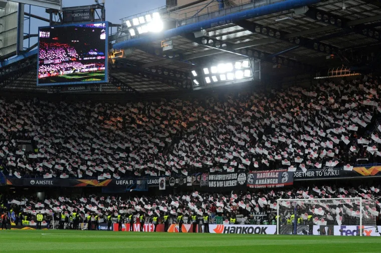 'DEČKI SA SREDNJAKA' POČASTILI HAZARDA: Eden, vidi labuda