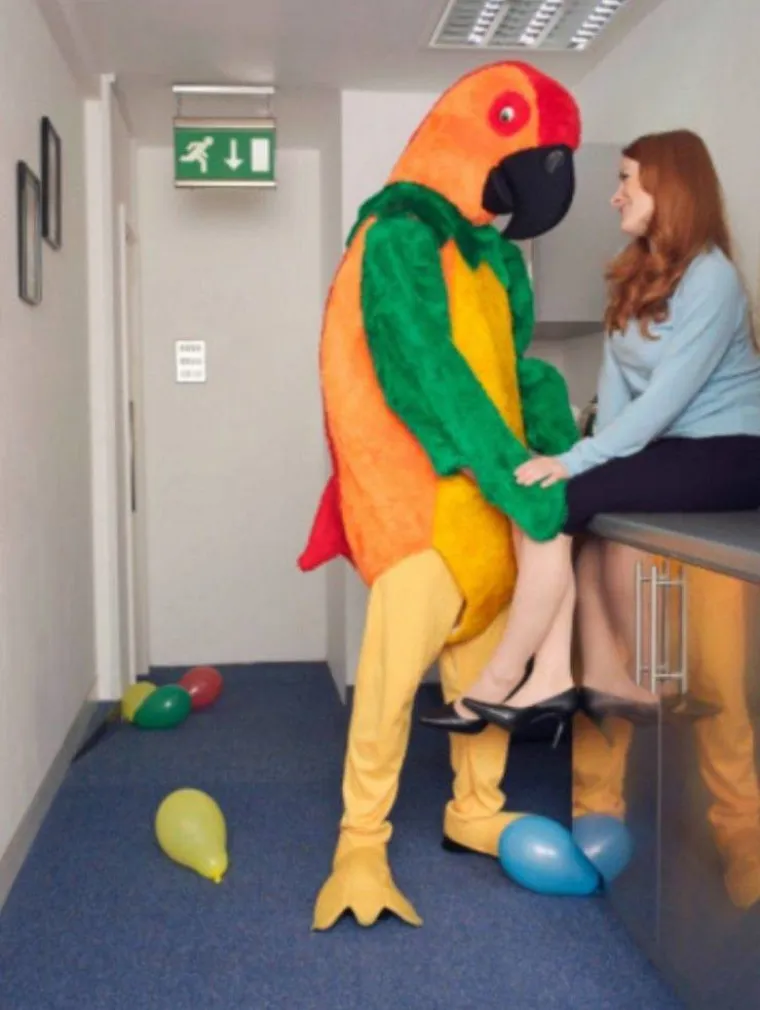 INTERNET OBILUJE BIZARNIM PRIZORIMA: Neke je teže objasniti čak i od zapo&scaron;ljavanja u Holdingu