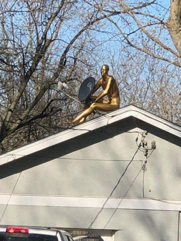 INTERNET OBILUJE BIZARNIM PRIZORIMA: Neke je teže objasniti čak i od zapo&scaron;ljavanja u Holdingu