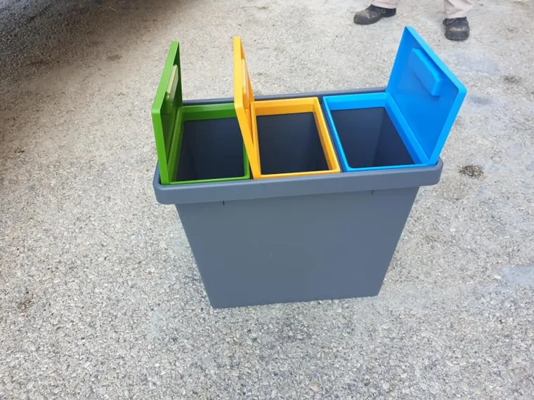 I ovčica Emili se pridružila! Otočna općina prva počela besplatno dijeliti kante za odvajanje otapada