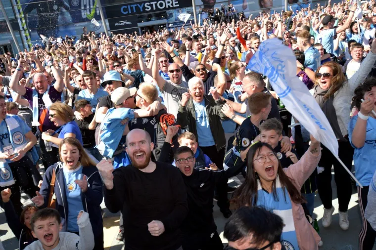 NEVJEROJATNI PRIZORI IZ LIVERPOOLA I MANCHESTERA: Dame i gospodo, ovo je čista emocija