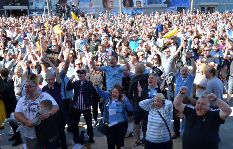 NEVJEROJATNI PRIZORI IZ LIVERPOOLA I MANCHESTERA: Dame i gospodo, ovo je čista emocija