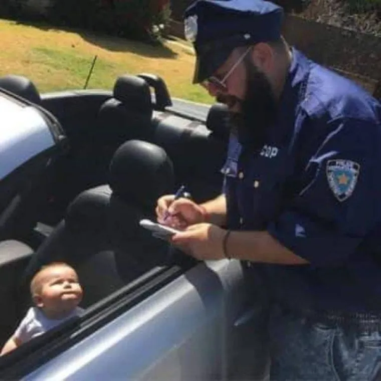 MAME, OPREZ! Znamo da je va&scaron; dan, ali bacite povremeno pogled na tate i &scaron;to točno rade s djecom