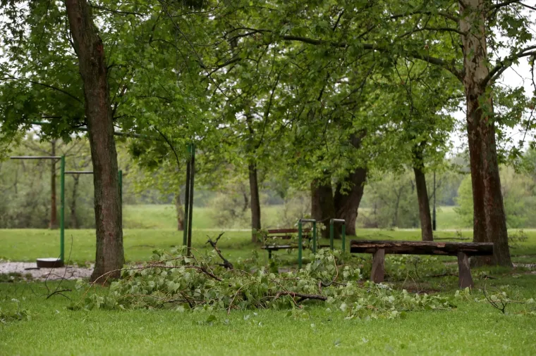 Sablasno prazni Jarun: Olujni vjetar ispraznio jedno od omiljenih mjesta za rekreaciju