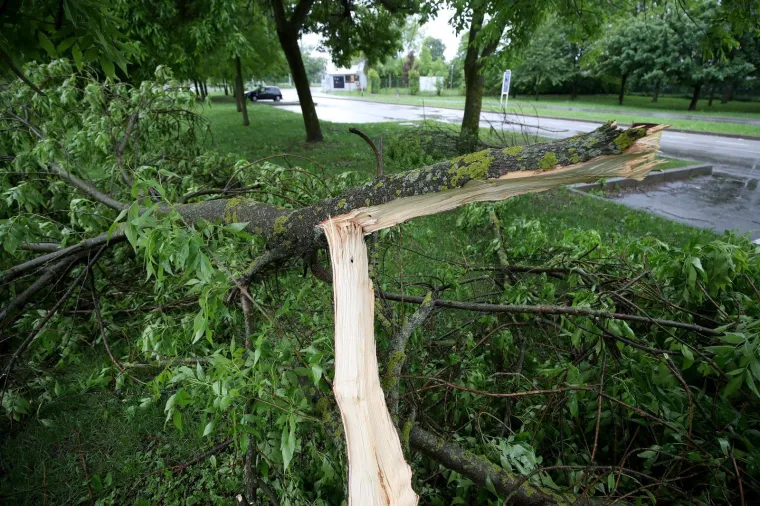 Orkanski vjetar razvalio dijelove zemlje, zbraja se materijalna &scaron;teta