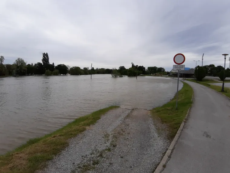 Nabujale rijeke ponovno prijete: Unatoč izvanrednim mjerama, građani u strahu od novih poplava