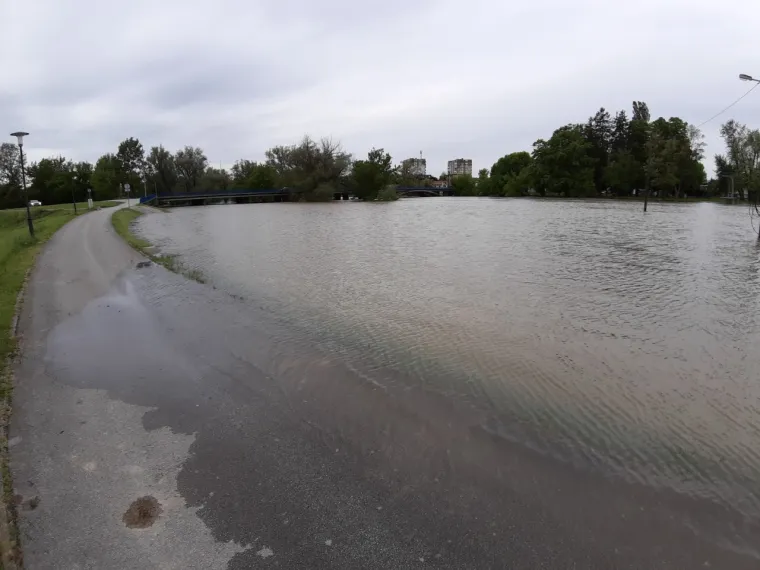 Nabujale rijeke ponovno prijete: Unatoč izvanrednim mjerama, građani u strahu od novih poplava