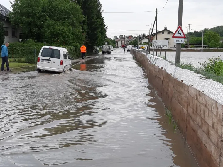 Nabujale rijeke ponovno prijete: Unatoč izvanrednim mjerama, građani u strahu od novih poplava