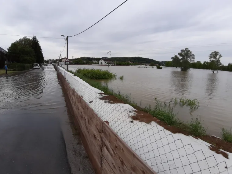 Nabujale rijeke ponovno prijete: Unatoč izvanrednim mjerama, građani u strahu od novih poplava