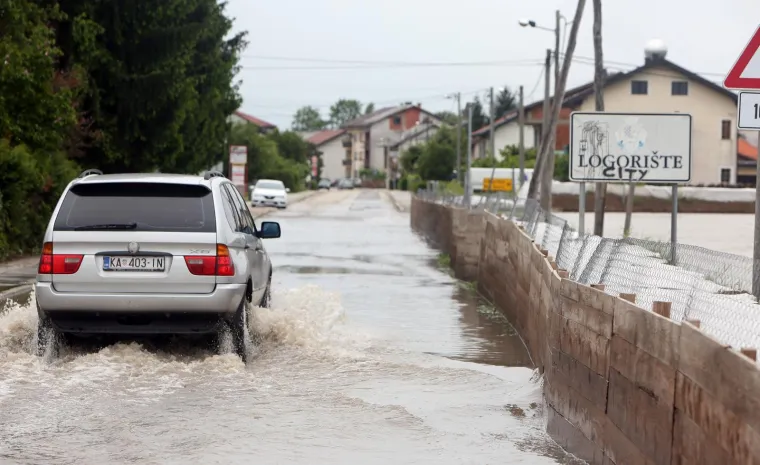 Nabujale rijeke ponovno prijete: Unatoč izvanrednim mjerama, građani u strahu od novih poplava