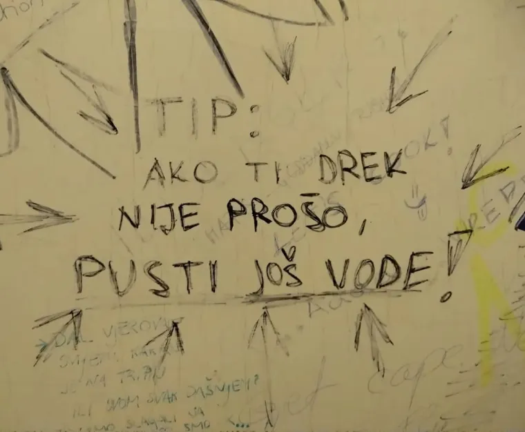 WC kao odaja tajni: Mudrolije sa zahoda Filozofskog jer njegovi studenti ne znaju kamo bi sa svim tim mislima
