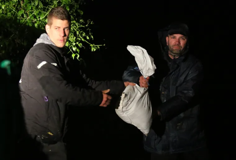 Hrvatska Kostajnica cijelu noć vodila nadljudsku bitku s vodenim valom koji ju je zahvatio