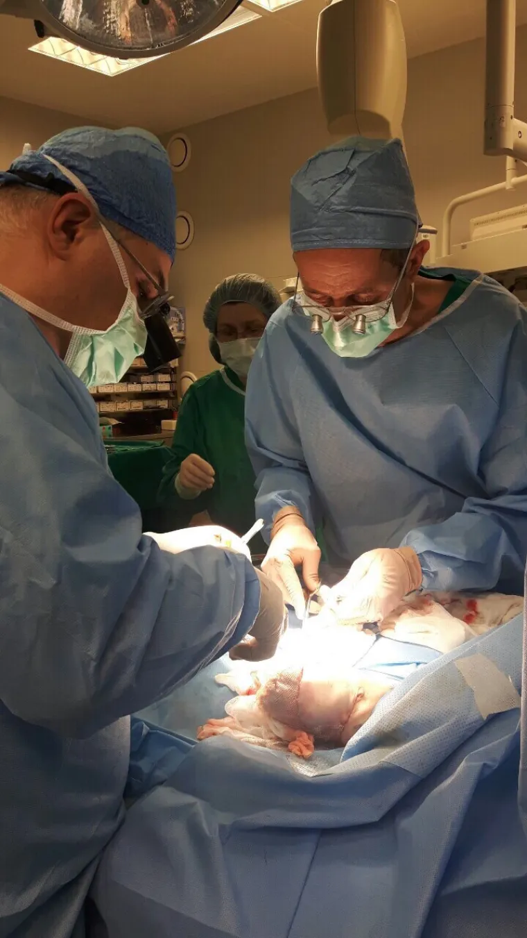 Pogledajte nove fotografije s operacije sijamskih blizanki!