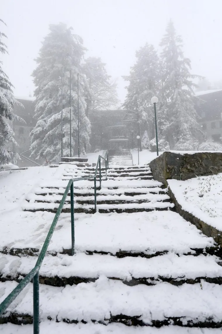 Sljeme pod bijelim pokrivačem: Snijeg usred proljeća iznenadio Zagrepčane