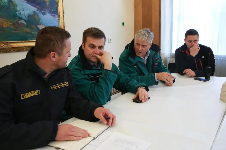 Vodostaji kod Hrvatske Kostajnice rastu, pune se vreće s pijeskom