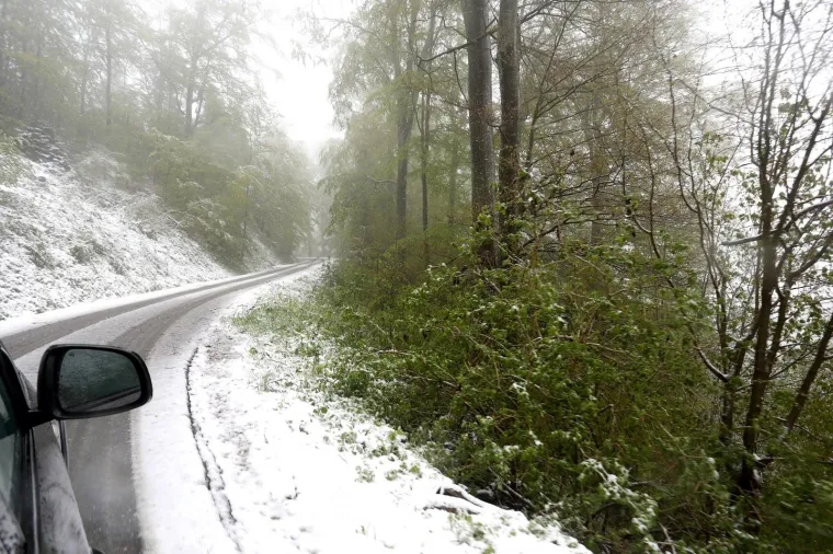 USRED SVIBNJA ZABIJELILO SLJEME: Fotke izgledaju nestvarno
