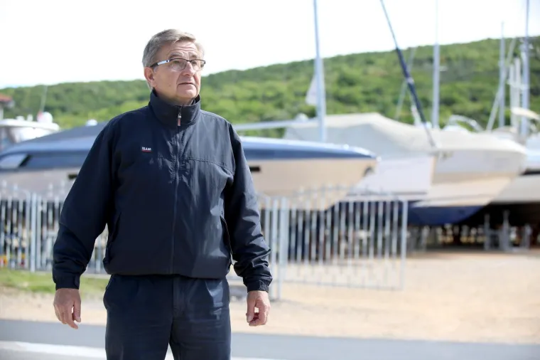 Požar zahvatio devet brodica u suhoj marini Punat, nema ozlijeđenih