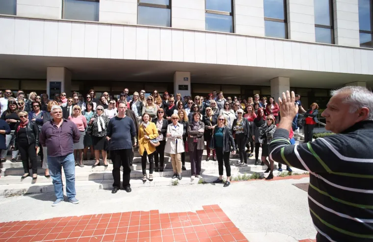 Prosvjed zaposlenika sudova diljem Hrvatske: 'Veće plaće svima ili nikome!'