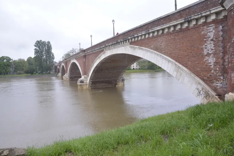 Vodostaji padaju, ali mnoga područja su jo&scaron; uvijek poplavljena